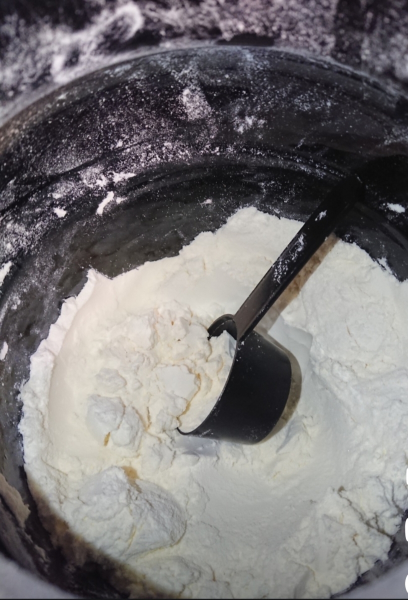 Фото покупателя №97 из 138: 2 банки протеин сывороточный со вкусом банана, шоколада 60 порций 1800 г., отзыв на 5 из 5, Ozon, 8 мая 2024