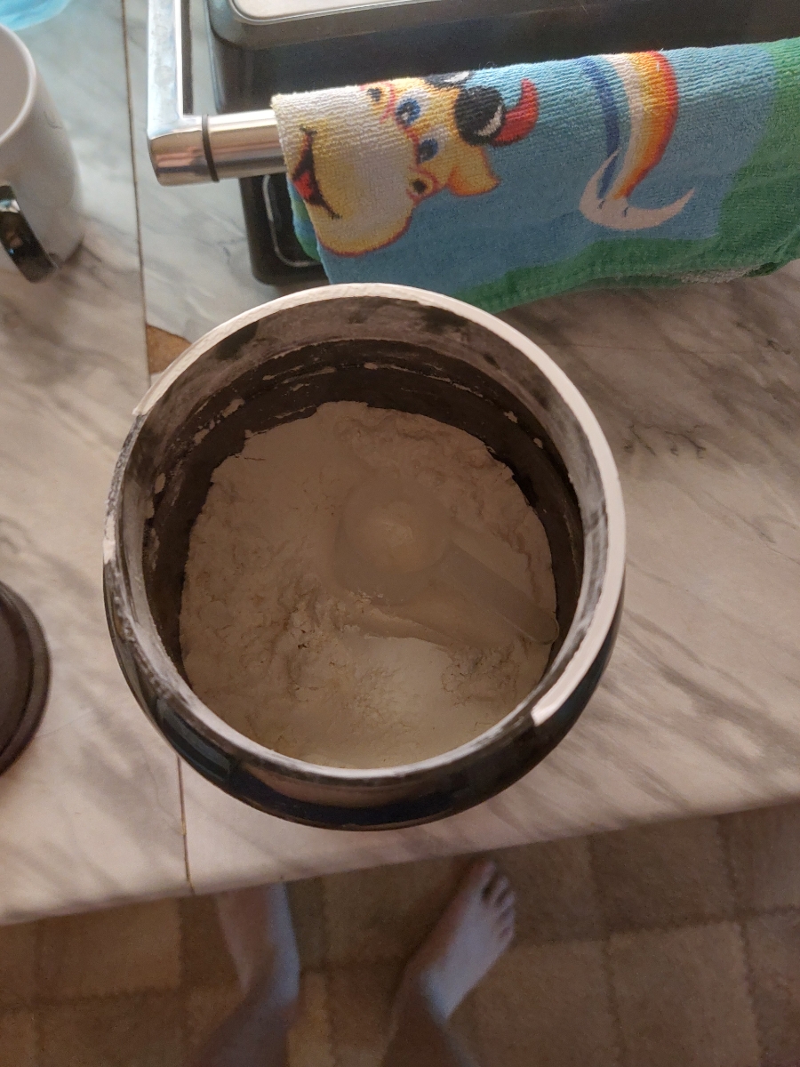 Фото покупателя №91 из 138: 2 банки протеин сывороточный со вкусом банана, шоколада 60 порций 1800 г., отзыв на 5 из 5, Ozon, 9 мая 2024