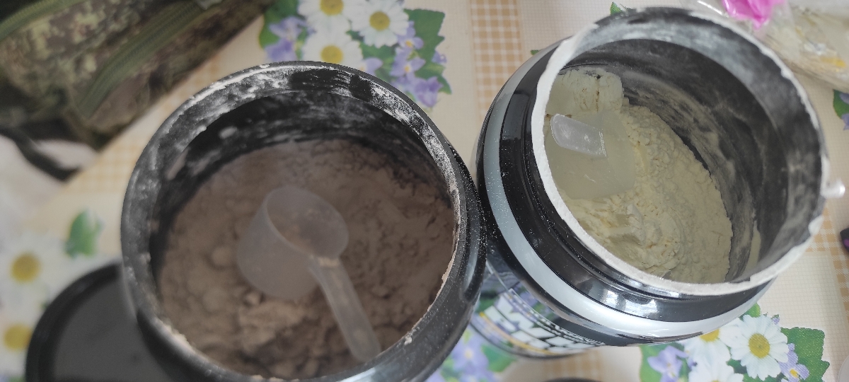 Фото покупателя №44 из 138: 2 банки протеин сывороточный со вкусом банана, шоколада 60 порций 1800 г., отзыв на 5 из 5, Ozon, 15 августа 2024