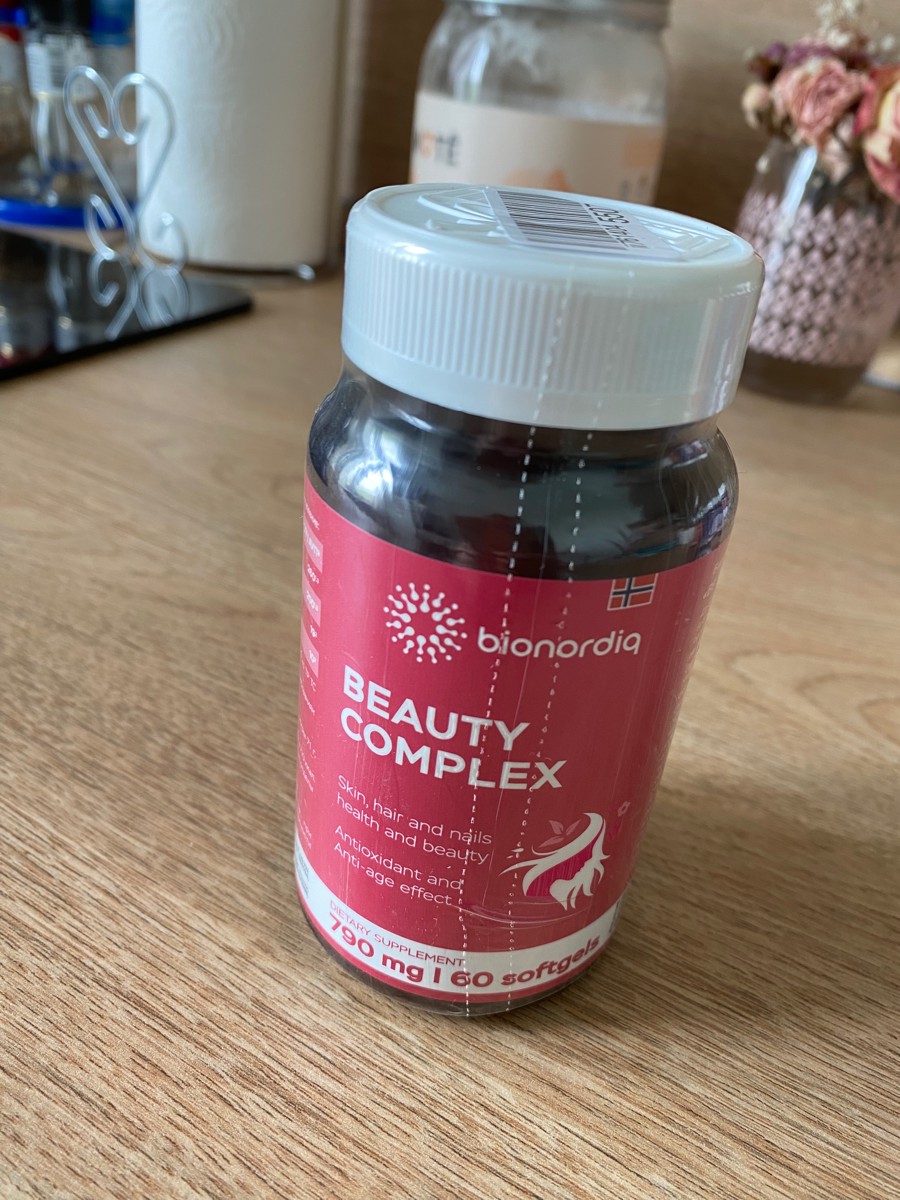 Фото покупателя №104 из 420: Витаминный комплекс для волос ногтей и кожи Beauty Complex bionordiq 790 мг 60 капсул, биотин коллаген, витамины красоты, для женщин, для роста волос, БАД, для иммунитета, для здоровья, для костей, отзыв на 5 из 5, Ozon, 18 июля 2024