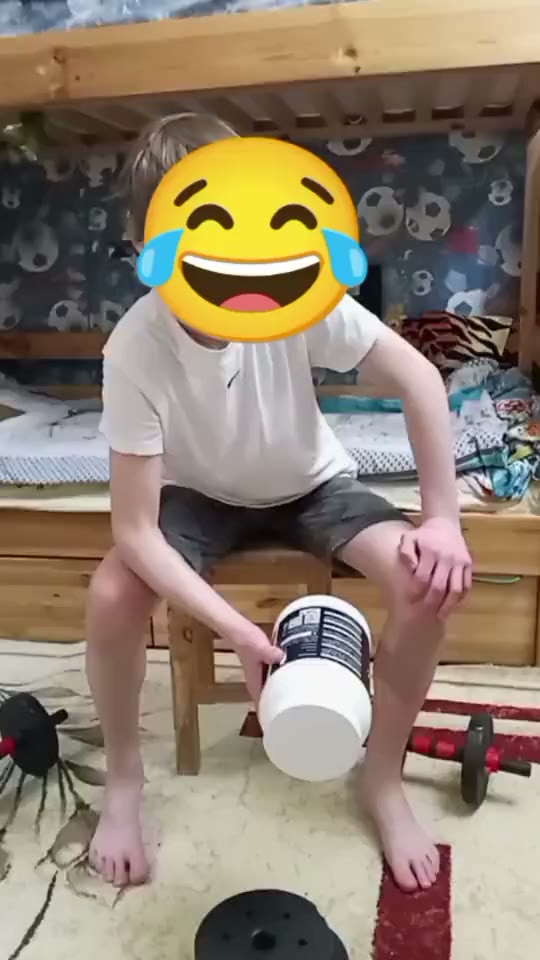 Кадр из видео покупателя №1 из 2: Протеин сывороточный черничный йогурт, 900 г, выносливость и сила, отзыв на 5 из 5, Ozon, 7 апреля 2026